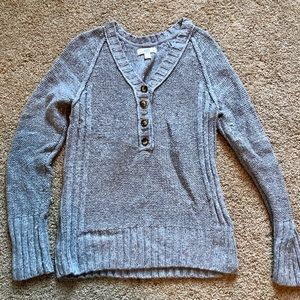 Chunky gray v-neck sweater